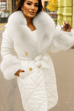 Carica l'immagine nel visualizzatore di Gallery, “Piumino Trapuntato con Collo in Eco-Pelliccia”