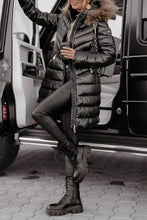 Carica l'immagine nel visualizzatore di Gallery, Piumino lungo con cappuccio in ecopelliccia