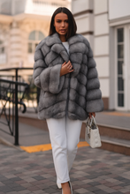 Carica l'immagine nel visualizzatore di Gallery, Pelliccia Ecologica Luxury – Morbida, Calda e Super Leggera