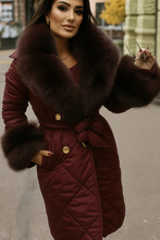 Carica l&#39;immagine nel visualizzatore di Gallery, “Piumino Trapuntato con Collo in Eco-Pelliccia”
