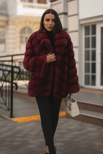 Carica l&#39;immagine nel visualizzatore di Gallery, Pelliccia Ecologica Luxury  – Morbida, Calda e Super Leggera
