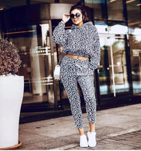 Carica l&#39;immagine nel visualizzatore di Gallery, Tuta
