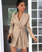 Carica l&#39;immagine nel visualizzatore di Gallery, Abito giacca plissè
