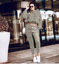 Carica l&#39;immagine nel visualizzatore di Gallery, Tuta
